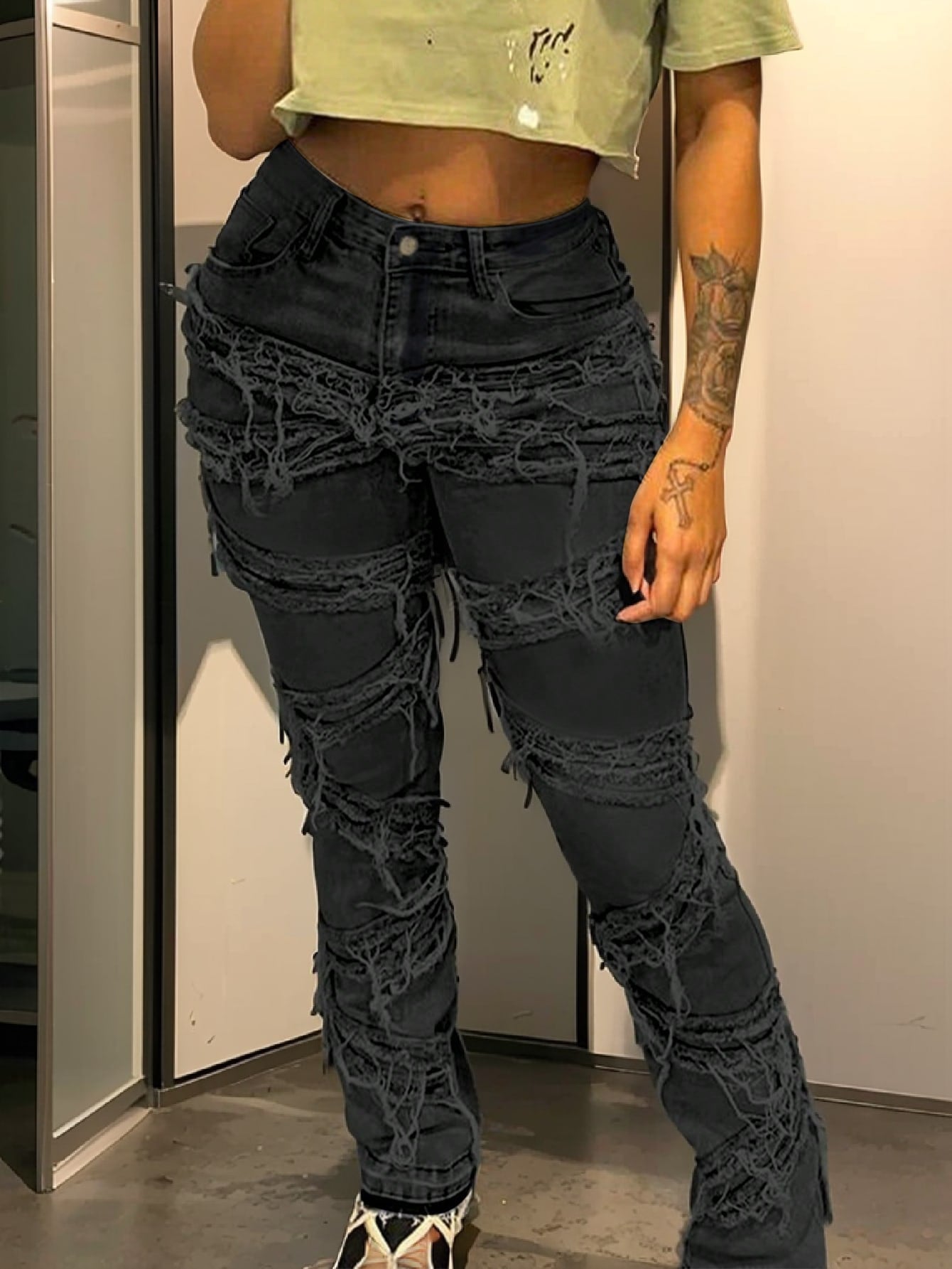 Women's Black Shredded Textured High-Waist Straight Jeans