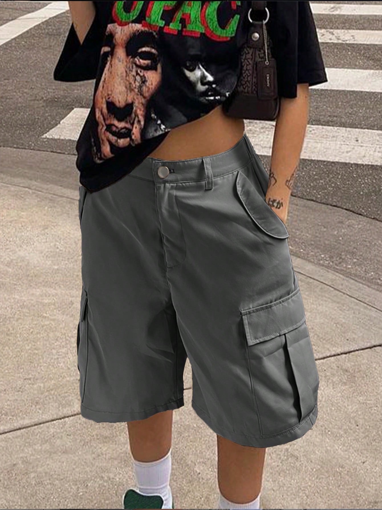 Women'S Dark Grey Casual Cargo Shorts With Side Pockets - Cargo Shorts, Streetwear, Pockets