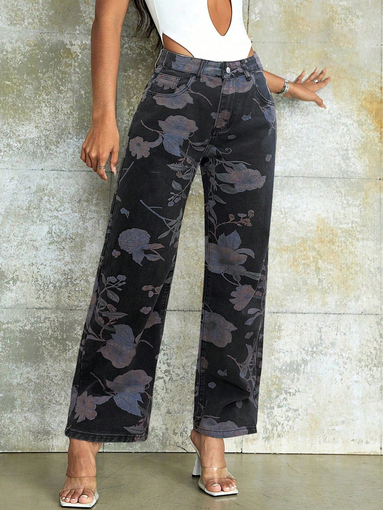 Women's Chic Floral Print Straight Leg Jeans in Black