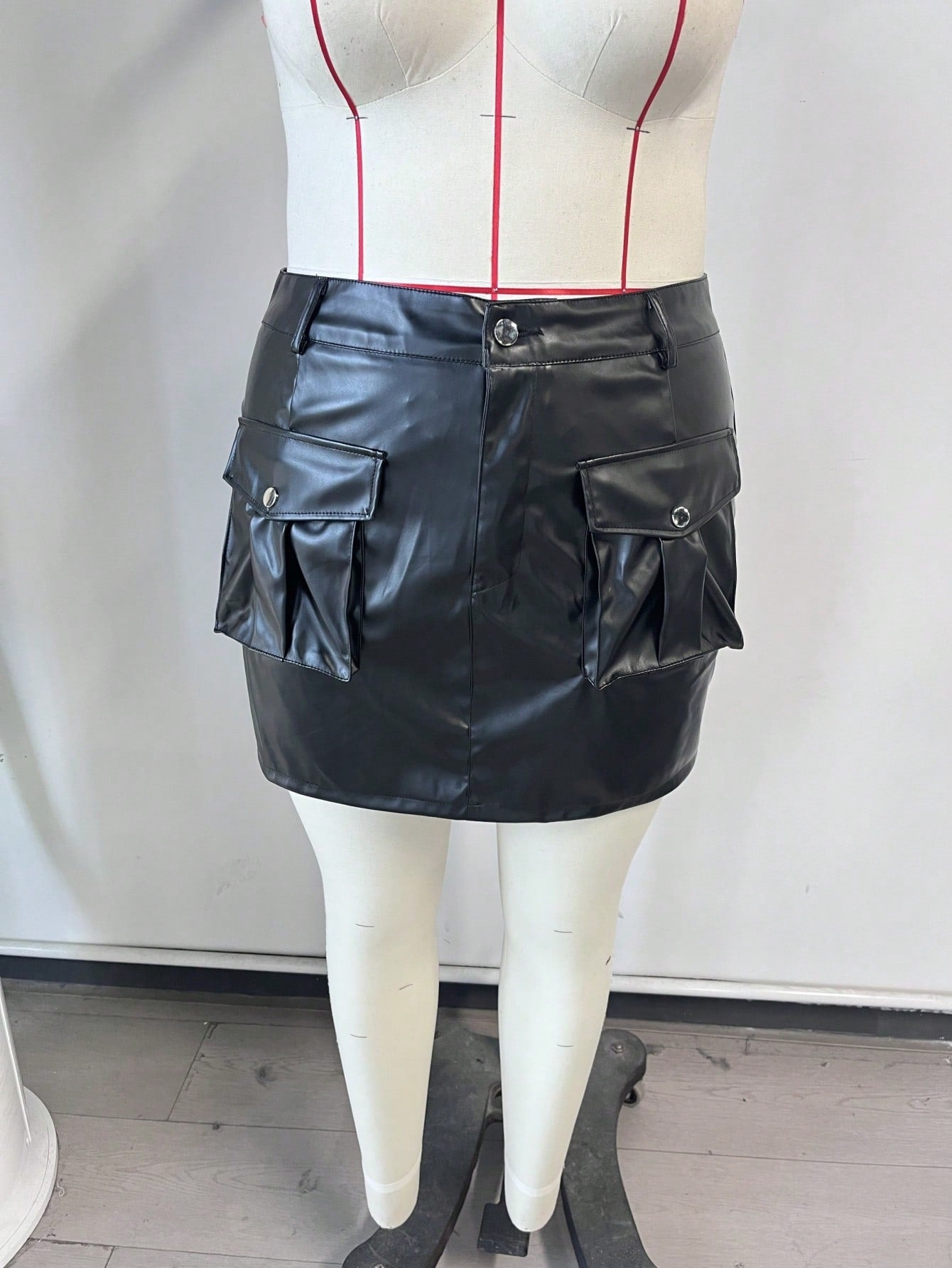 Women's Black Plus Size Mini Skirt