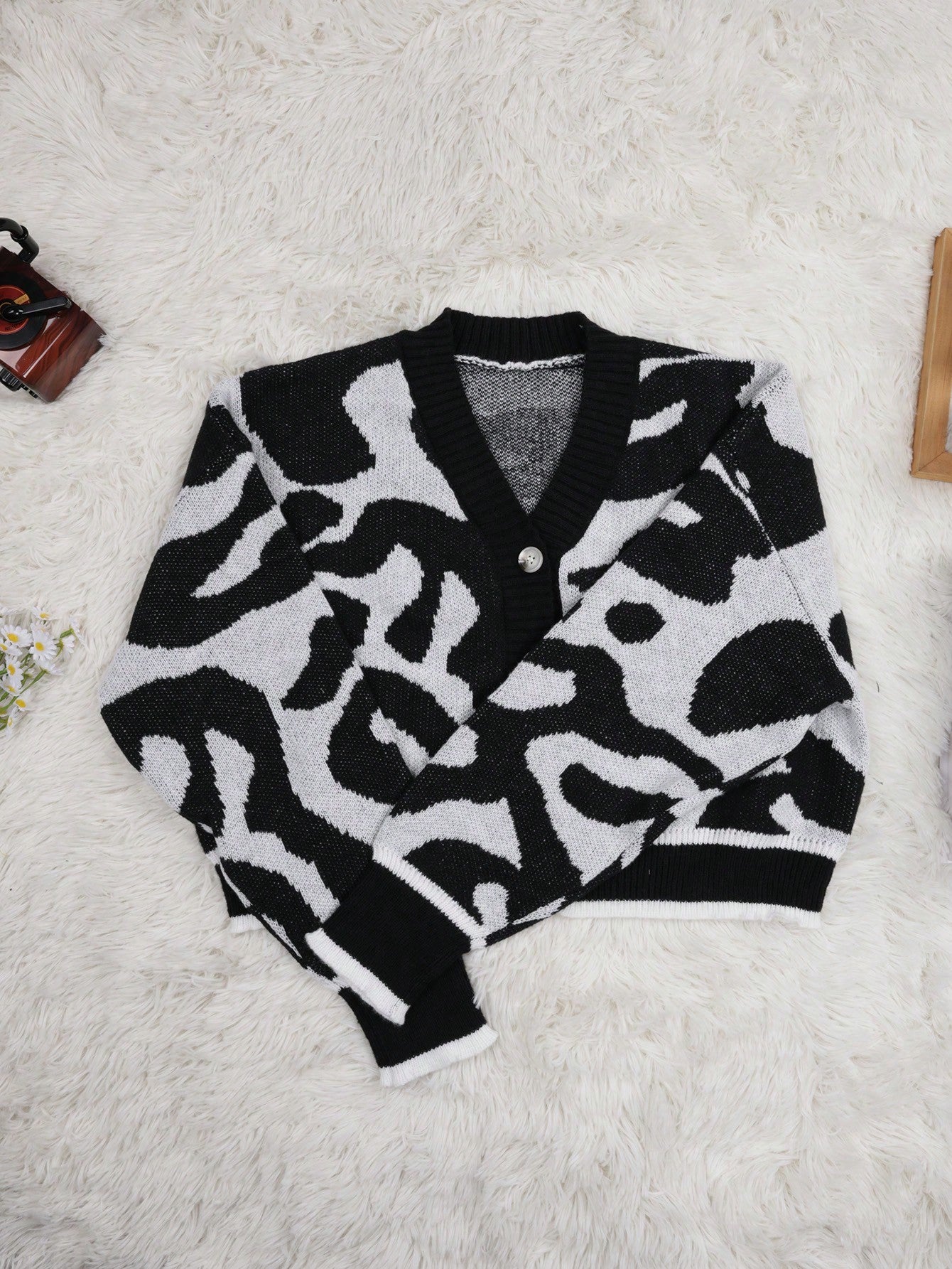 Women's Bold Black and White Abstract Print Knit Cardigan Sweater