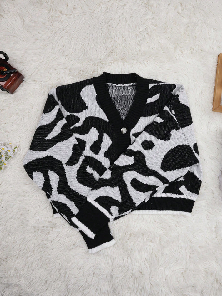 Women's Bold Black and White Abstract Print Knit Cardigan Sweater