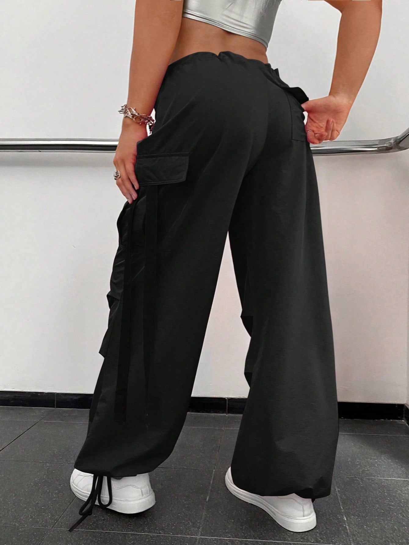 Plus Size Black Baggy Cargo Pants for Women - High-Waisted Wide-Leg Casual Trousers with Relaxed Fit
