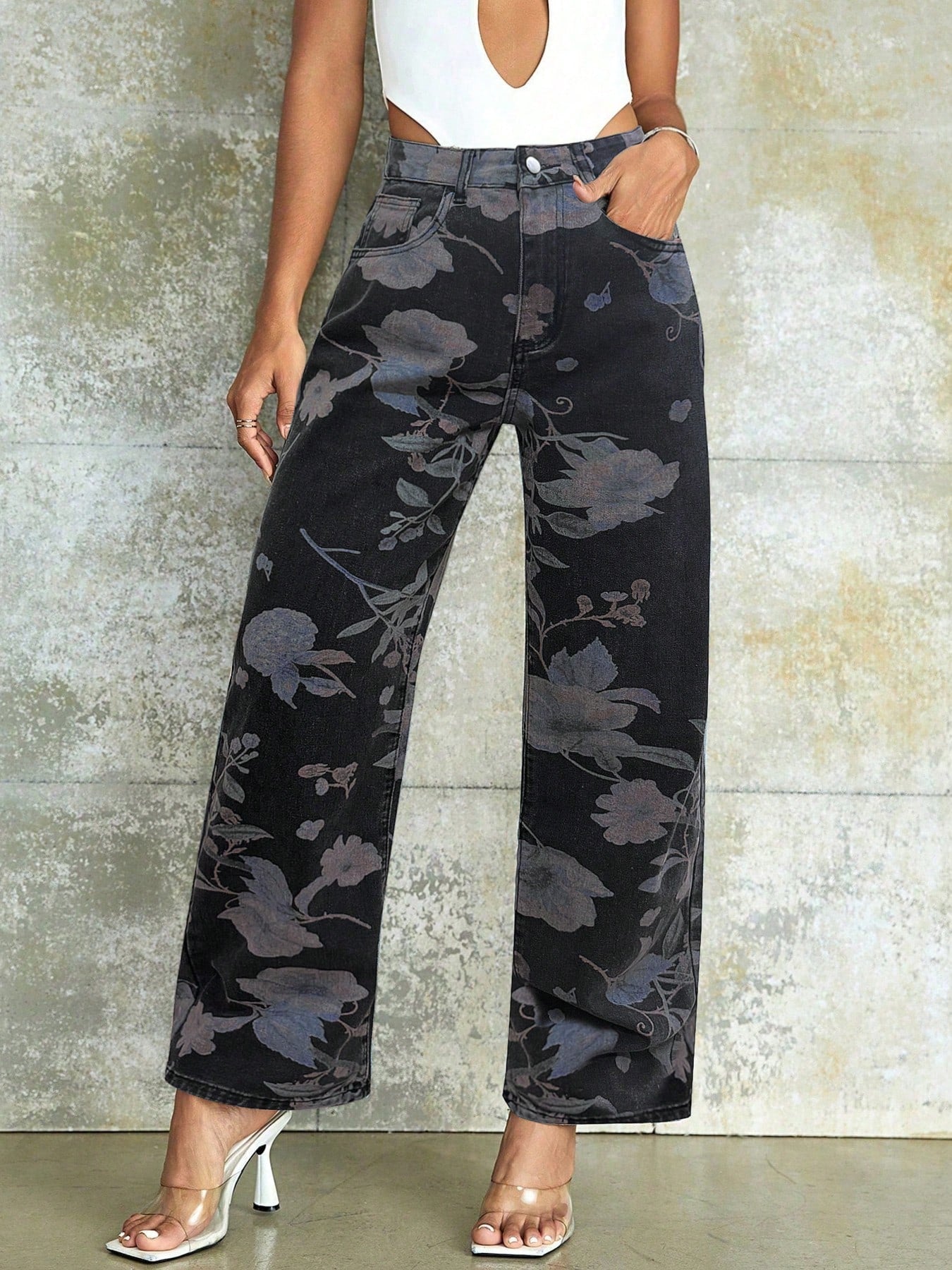 Women's Chic Floral Print Straight Leg Jeans in Black
