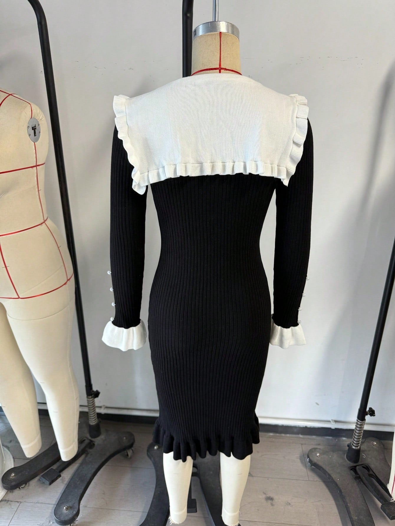 Women's Black White Ribbed Knit Midi Bodycon Dress