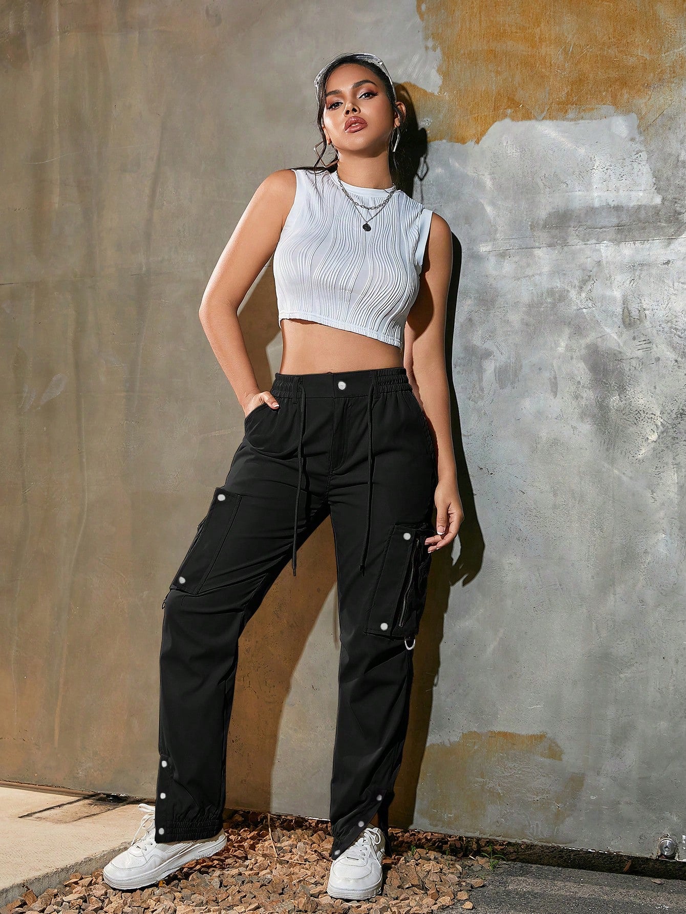 Women's Black High Waisted Zipper Detail Cargo Pants Multi-Pocket Streetwear Trousers