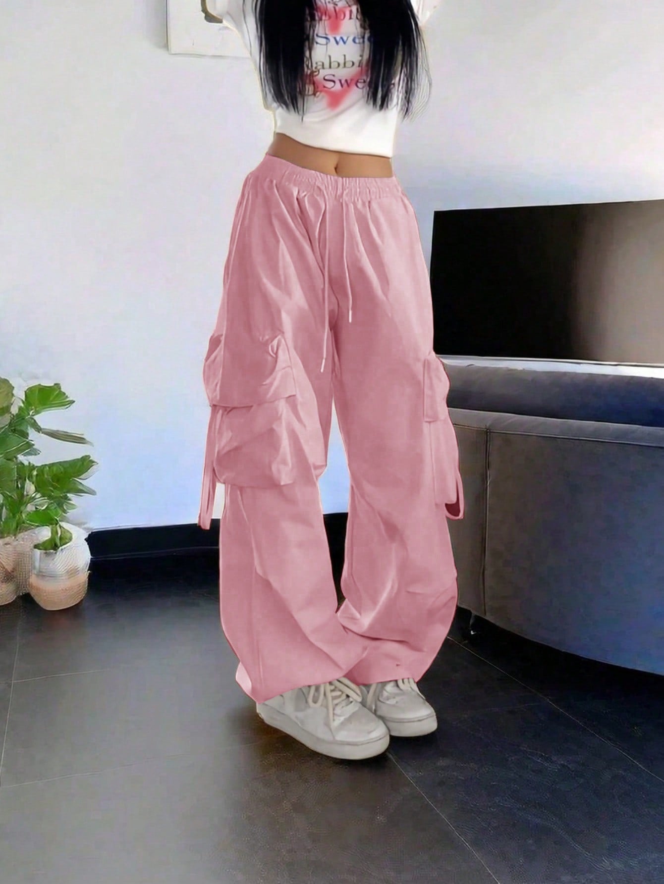Women's Pink Cotton Full-length cargo pants with cargo pockets