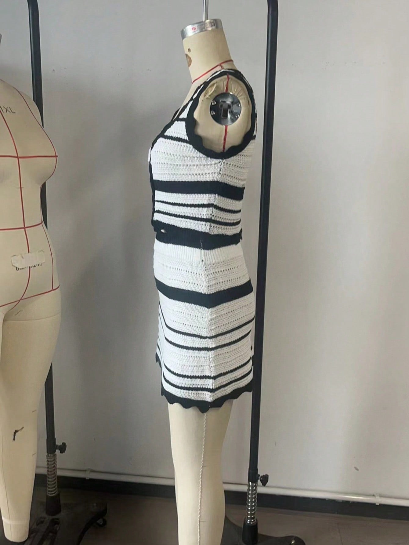 Women's Black White Ribbed Knit Midi bodycon dress with sleeveless