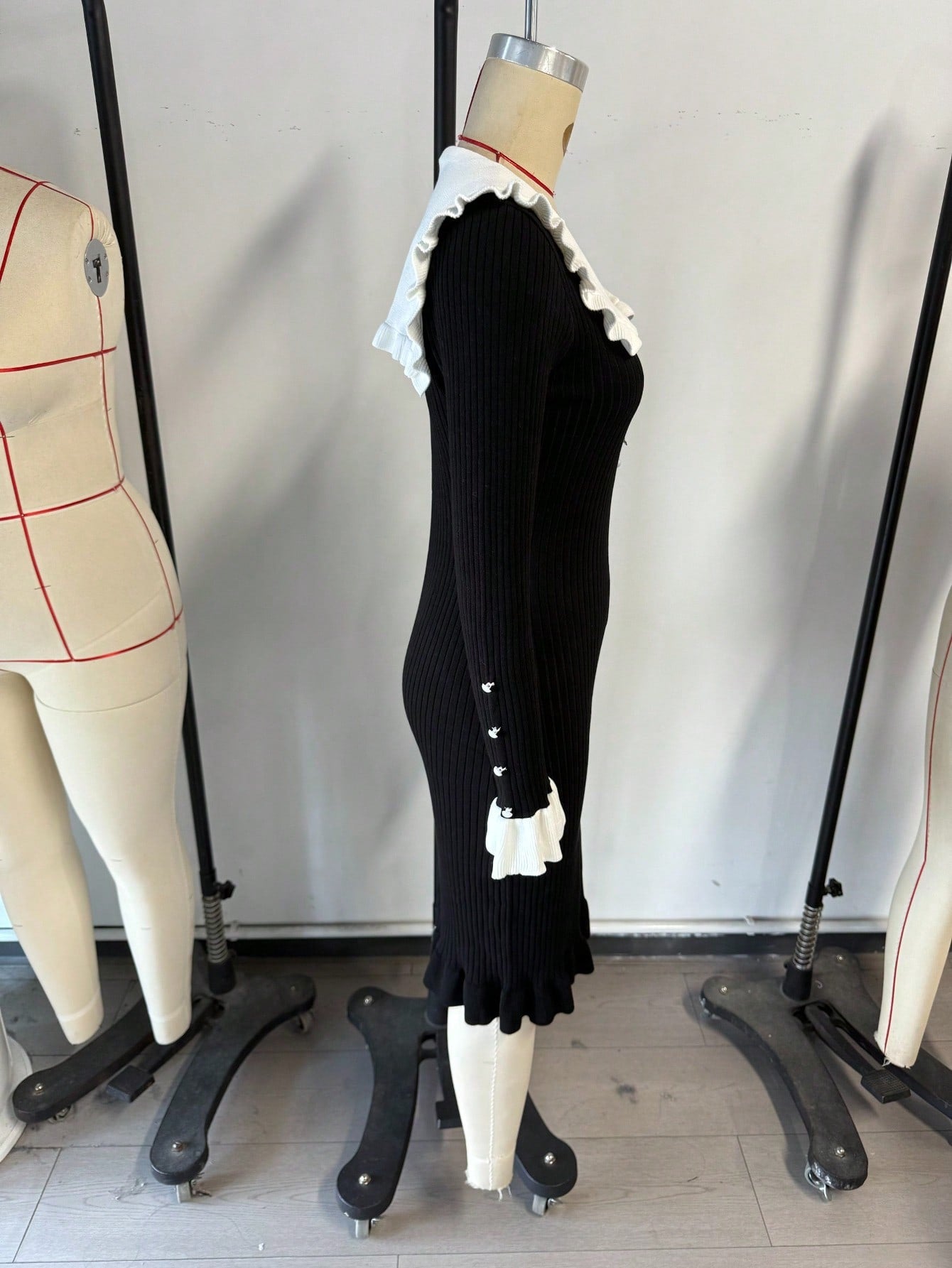 Women's Black White Ribbed Knit Midi Bodycon Dress