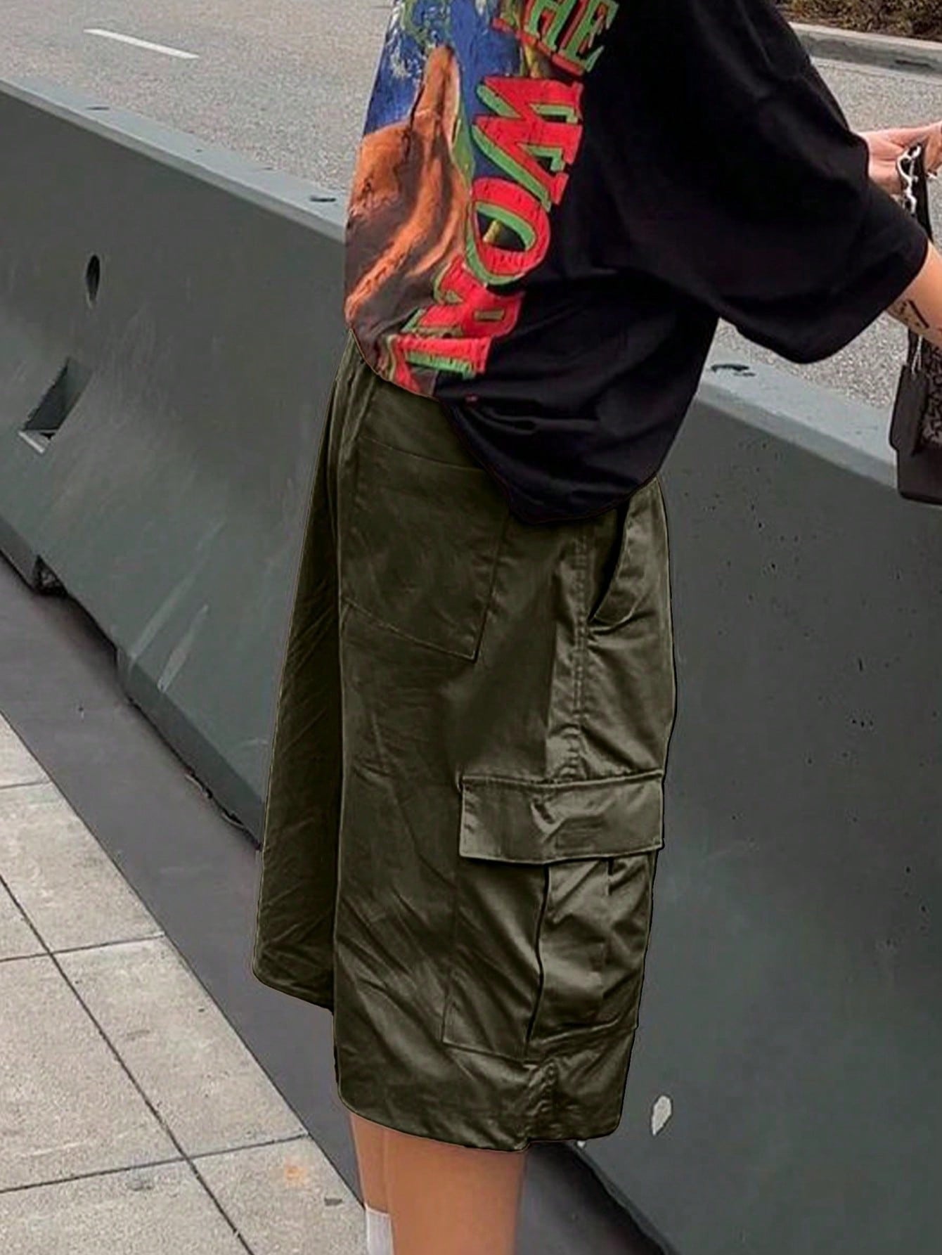Women'S Olive Green Casual Cargo Shorts With Side Pockets - Cargo Shorts, Streetwear, Pockets