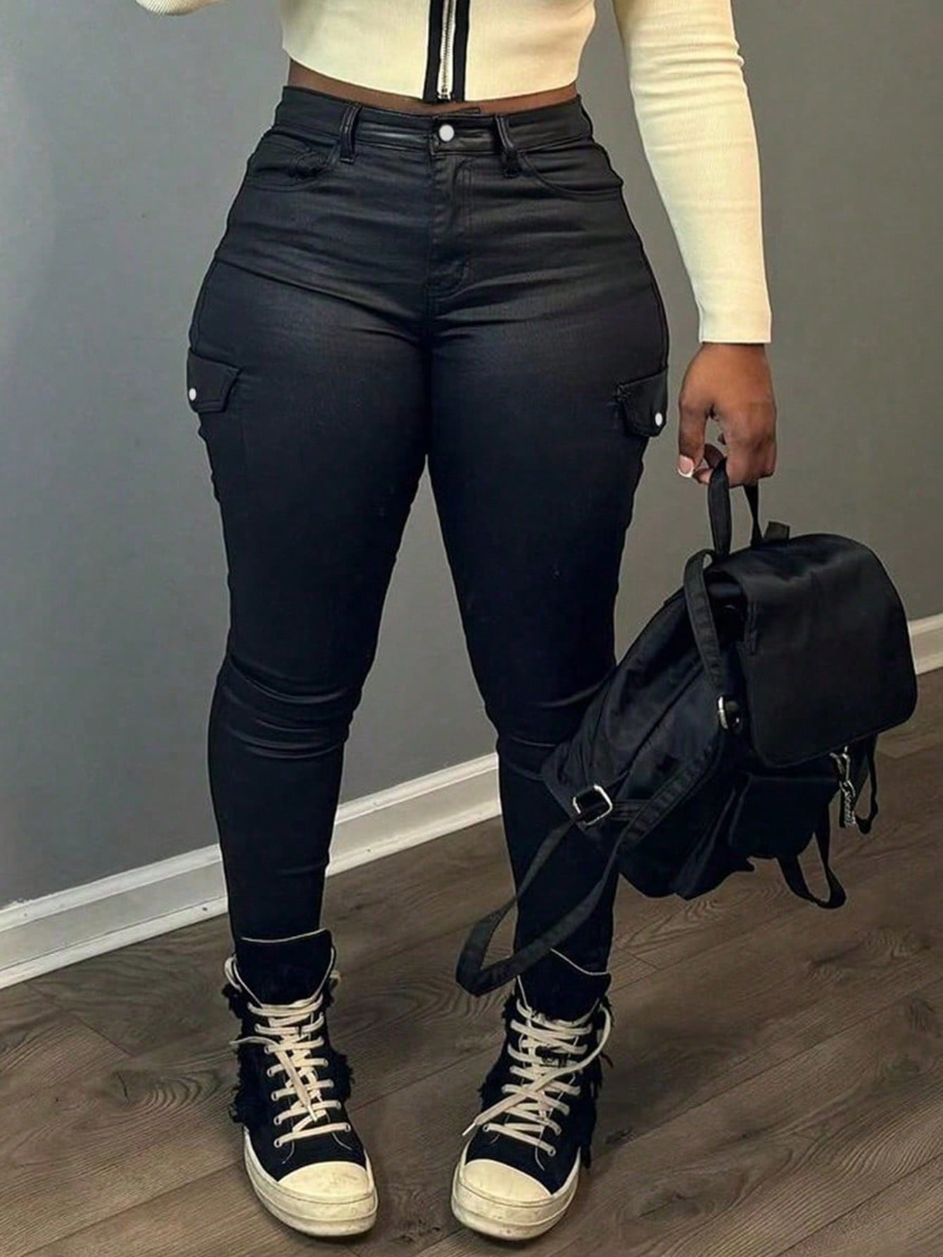 Women's Black Cotton Blend Relaxed Fit Jogger Cargo Pants with Ribbed Cuffs