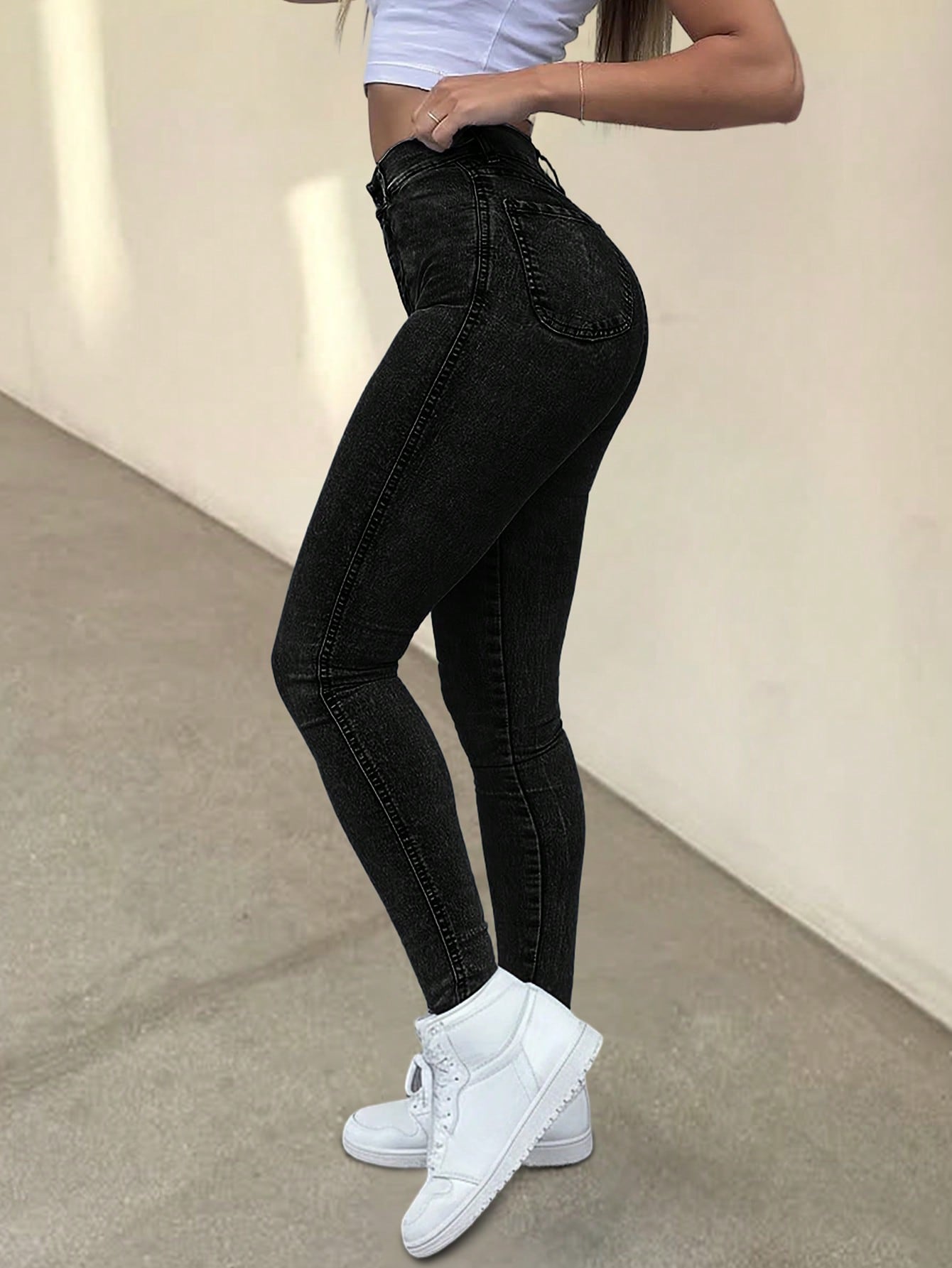 Women's Black Wide-Leg Denim Jeans