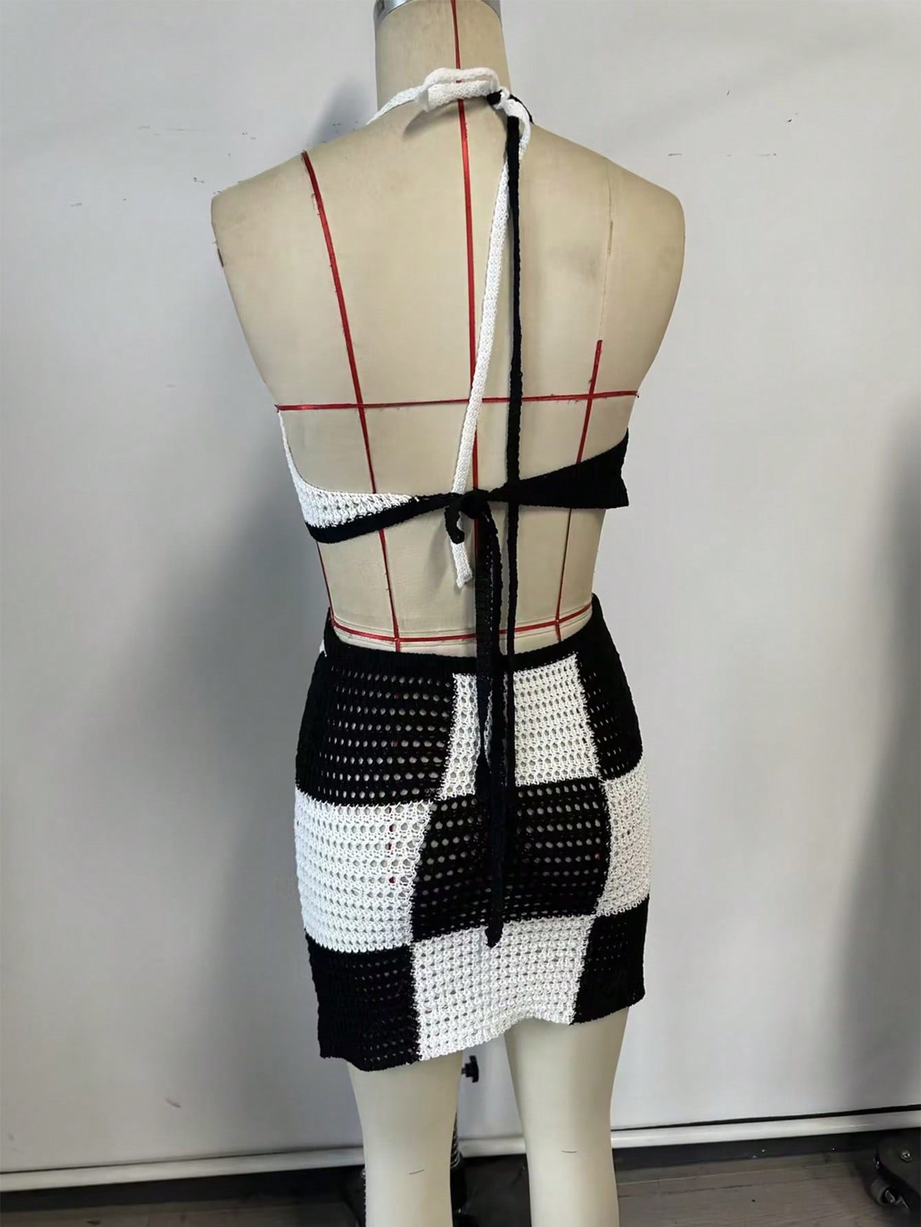 Women's Black White Knit Two-Piece Set with Crop Top and Mini Skirt