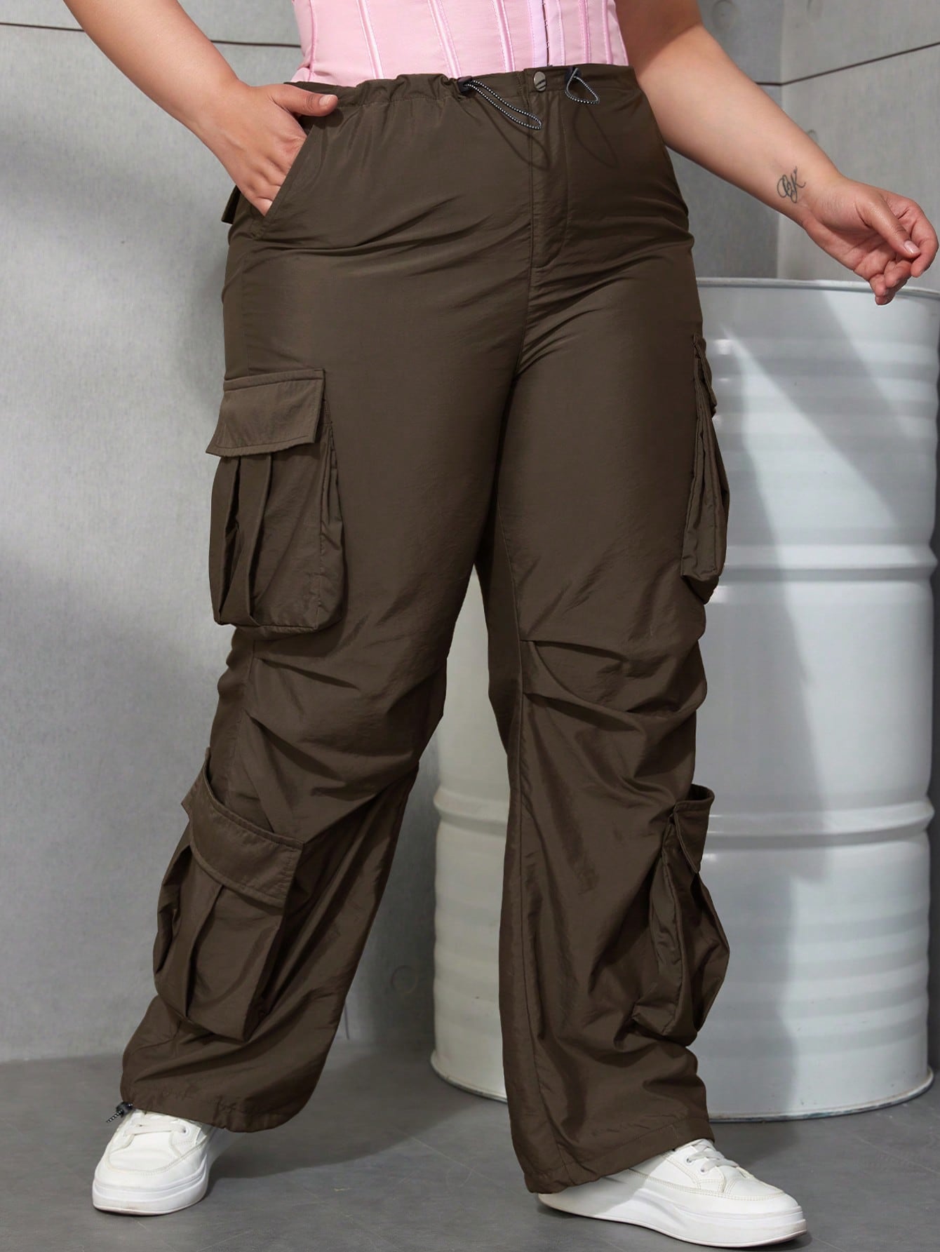 Women's Dark Brown Polyamide Blend Multi-Pocket Baggy Cargo Pants