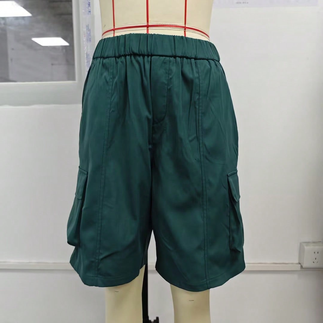 Women's Dark Green Wide-Leg Cargo Shorts with Elastic Waist
