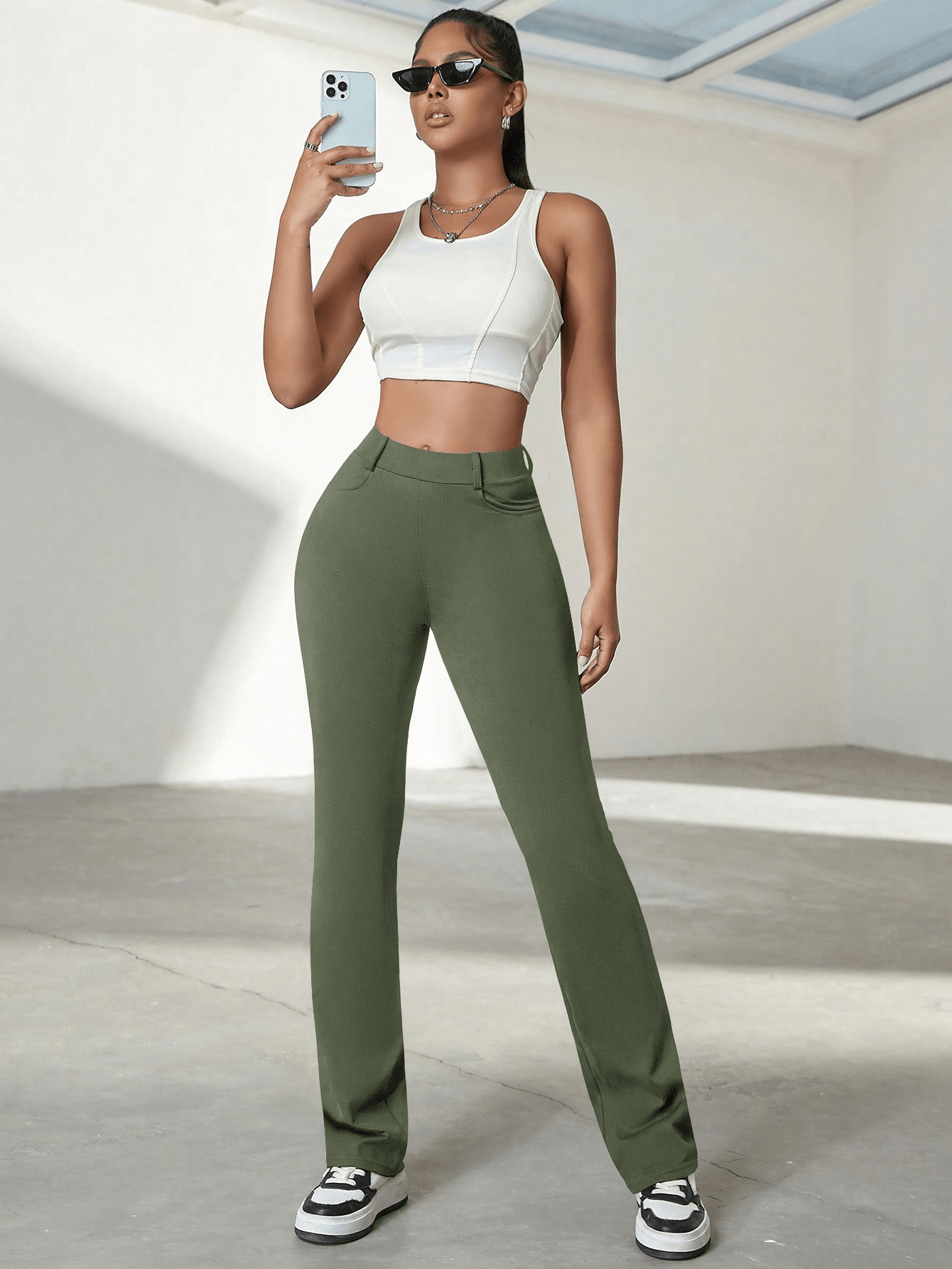 Women's Green High-Waisted Flare Yoga Pants with Bootcut Leg