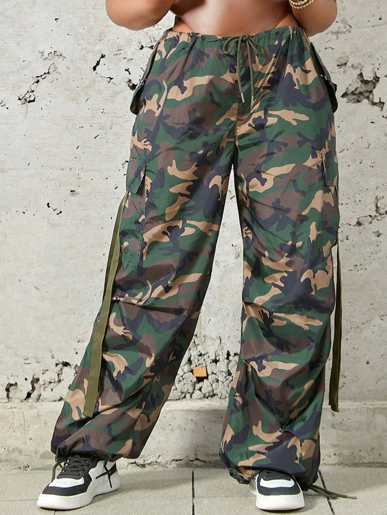 Women's Green Camouflage Polyamide Drawstring Multi-Pocket Loose Cargo Pants