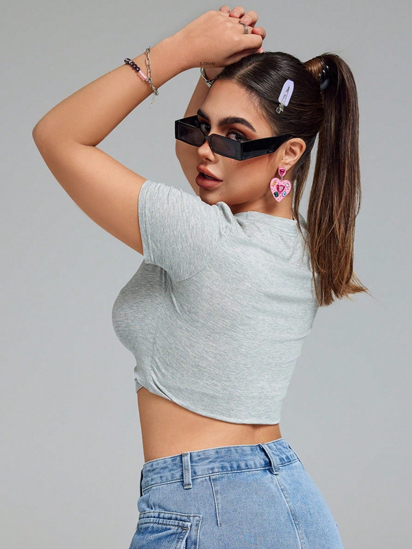 Women's Grey Cherry Print Short-Sleeve T-Shirt, Casual Crew Neck Tee with Cute Graphic for Daily Wear