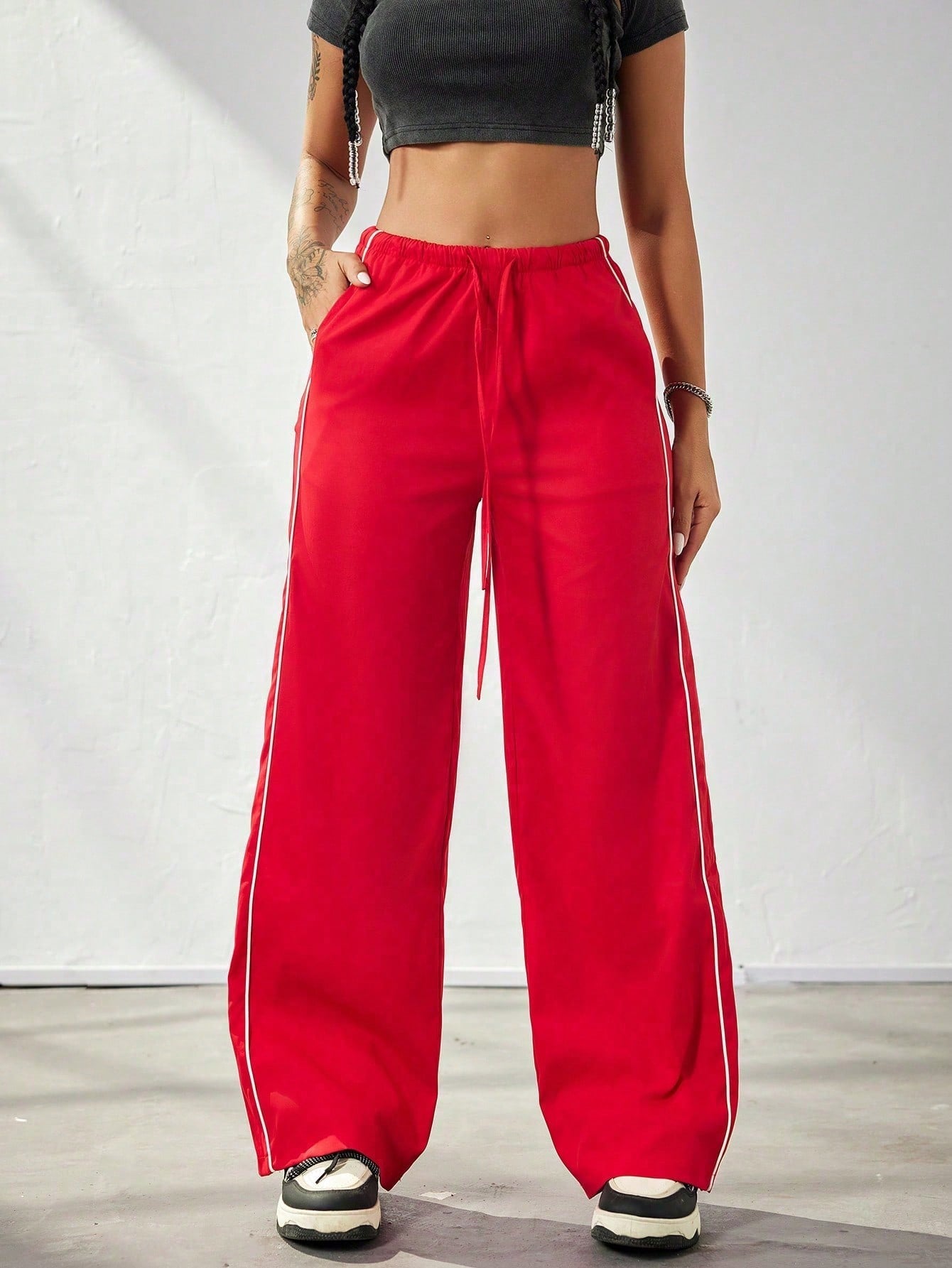 Women's Red Cotton Full-length cargo pants with cargo pockets
