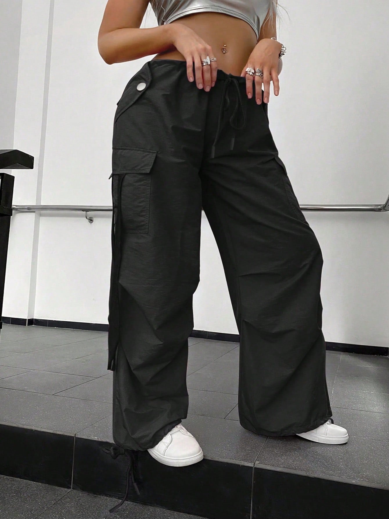 Plus Size Black Baggy Cargo Pants for Women - High-Waisted Wide-Leg Casual Trousers with Relaxed Fit