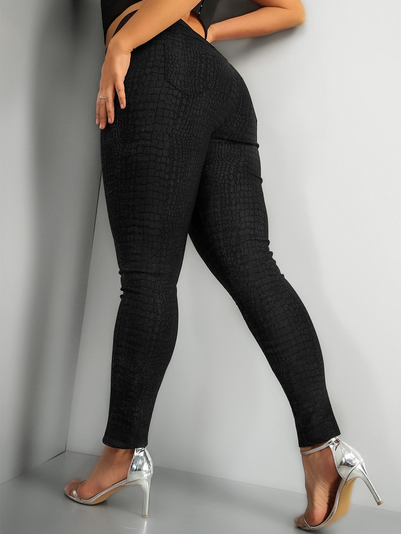 Women's Plus Size Women's Black Textured Snake Skin Print Skinny PU Leather Pants