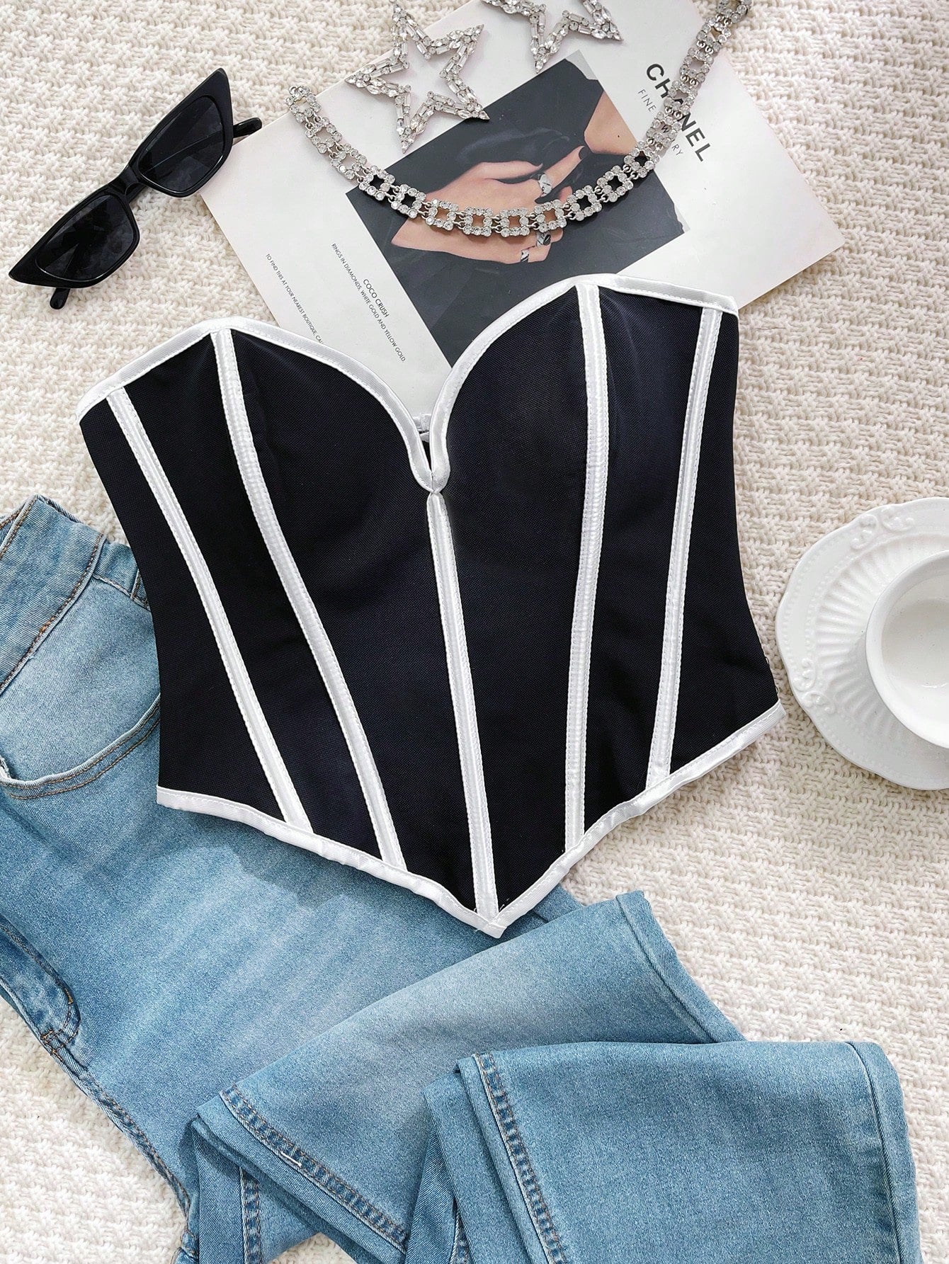 Women's Women Sexy Black and White Satin Corset Top Heart Neck Boned