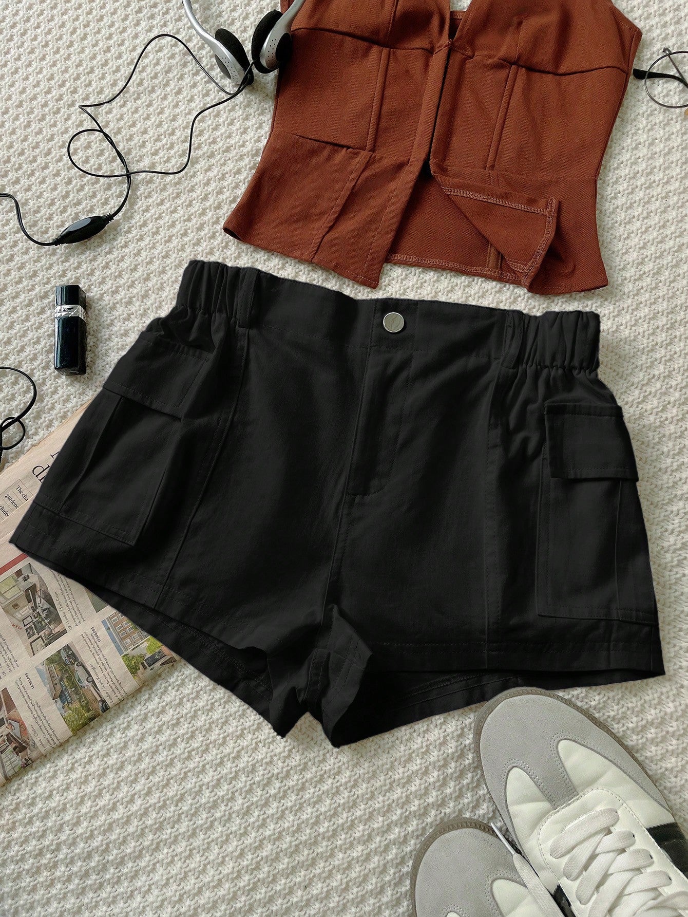 Women's Black Cotton Cargo Shorts with Side Pockets