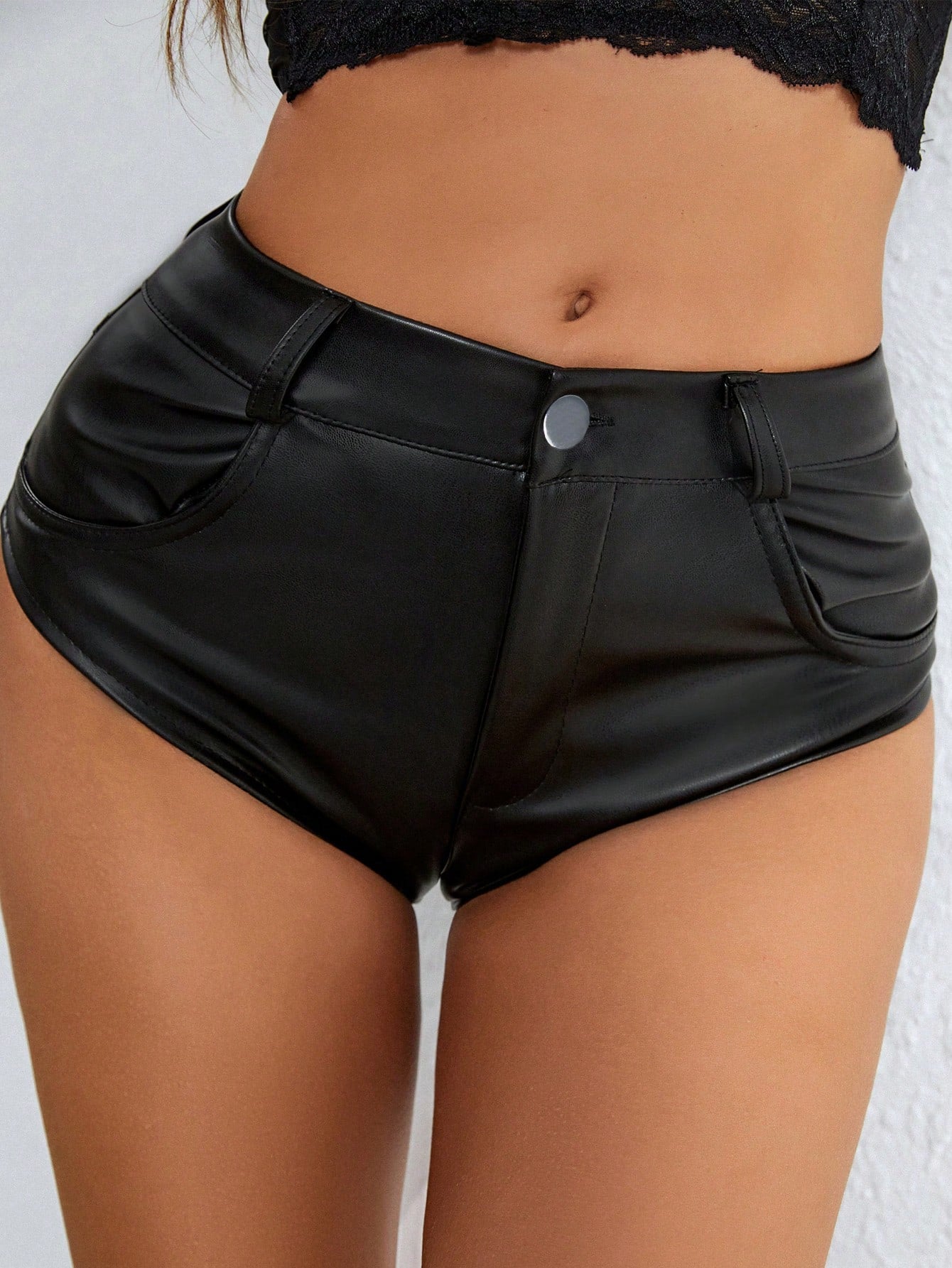 Apperloth Women PU Leather Y2K Shorts