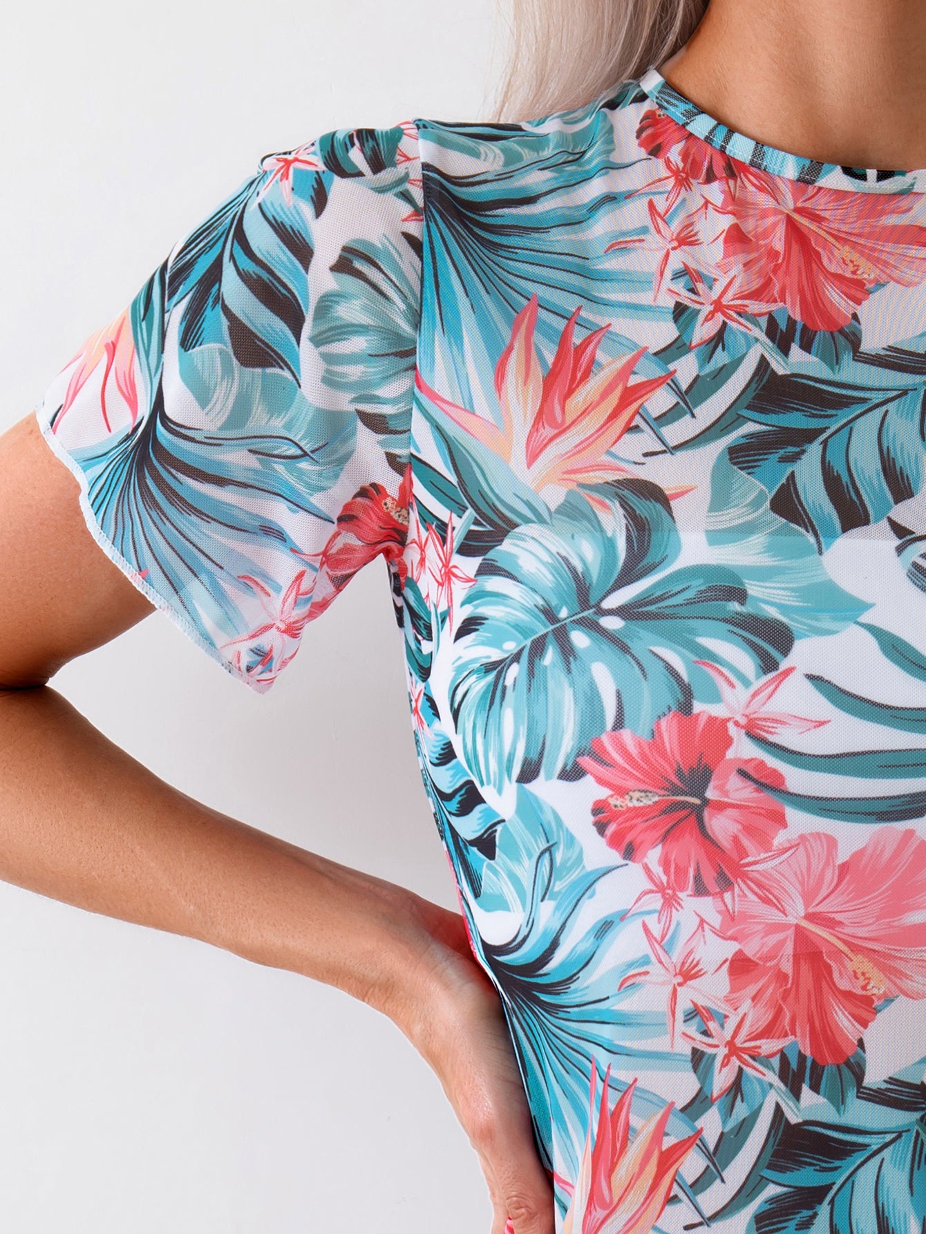 Women's Mesh Loose-fitting Sun Protection Shirt - Breathable, Lightweight, Multi-functional Outdoor Shirt