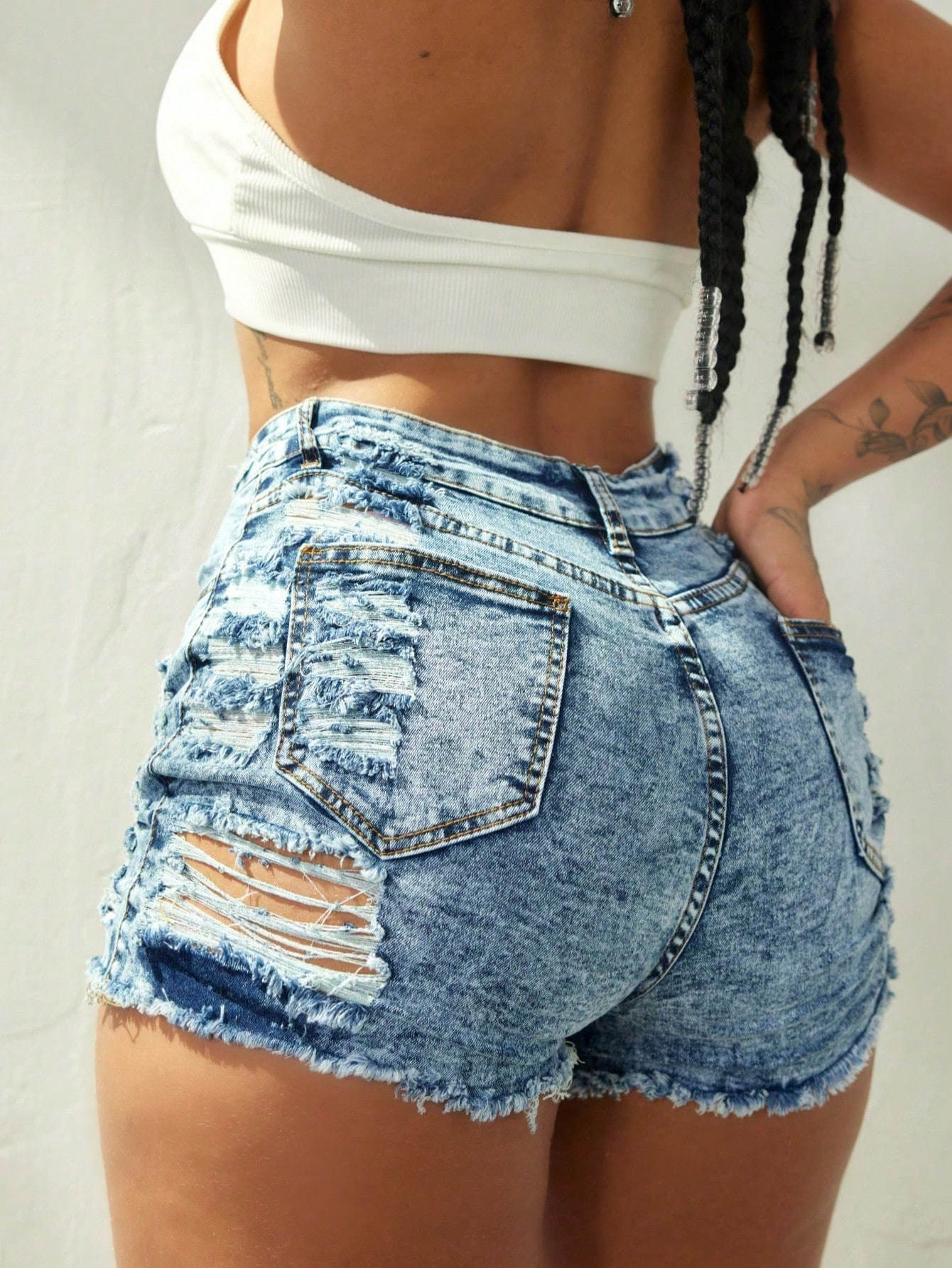 Women's Light Blue Distressed High-Waisted Denim Shorts - Vintage Slim-Fit Frayed Hot Pants